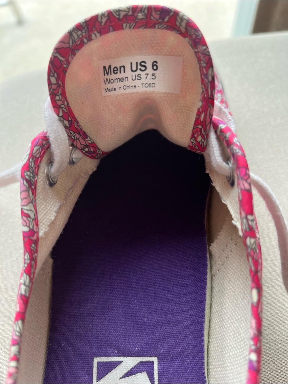 Vans - Picture 4 of 4